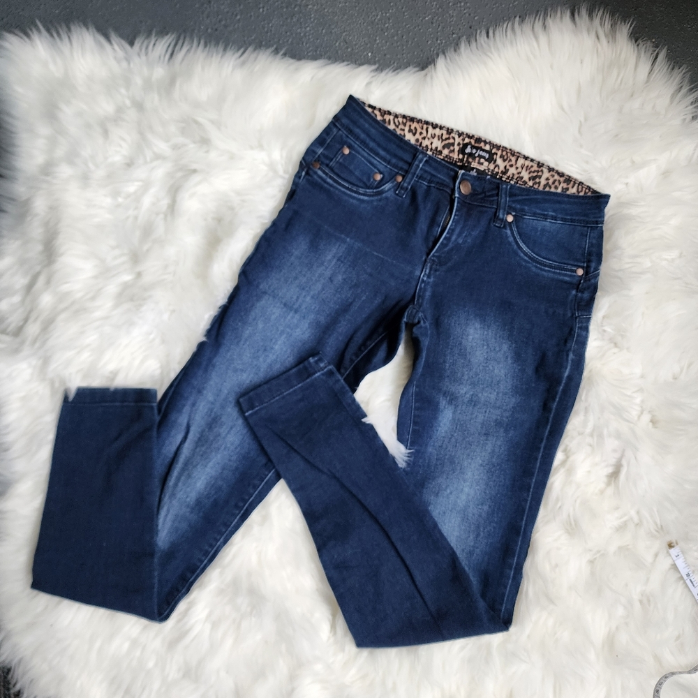 🪼EUC  MID RISE STRETCHY SKINNY JEANS BY SUKO ~ SIZE 6